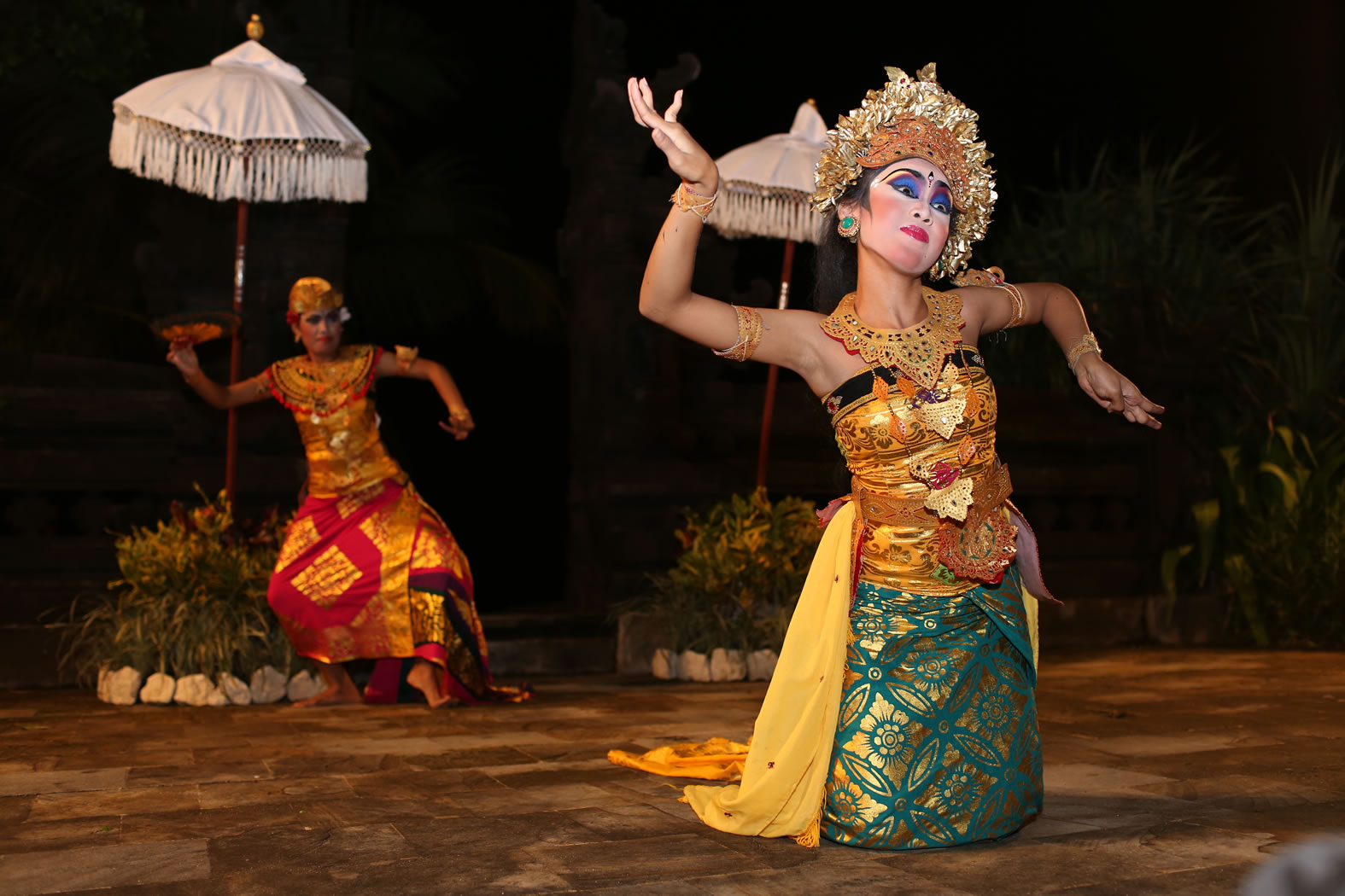 Balinese Legong Dance - Entertainment
