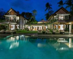 Seseh Beach Villa 1 The Villa at Night