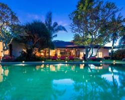 Villa Paloma at night