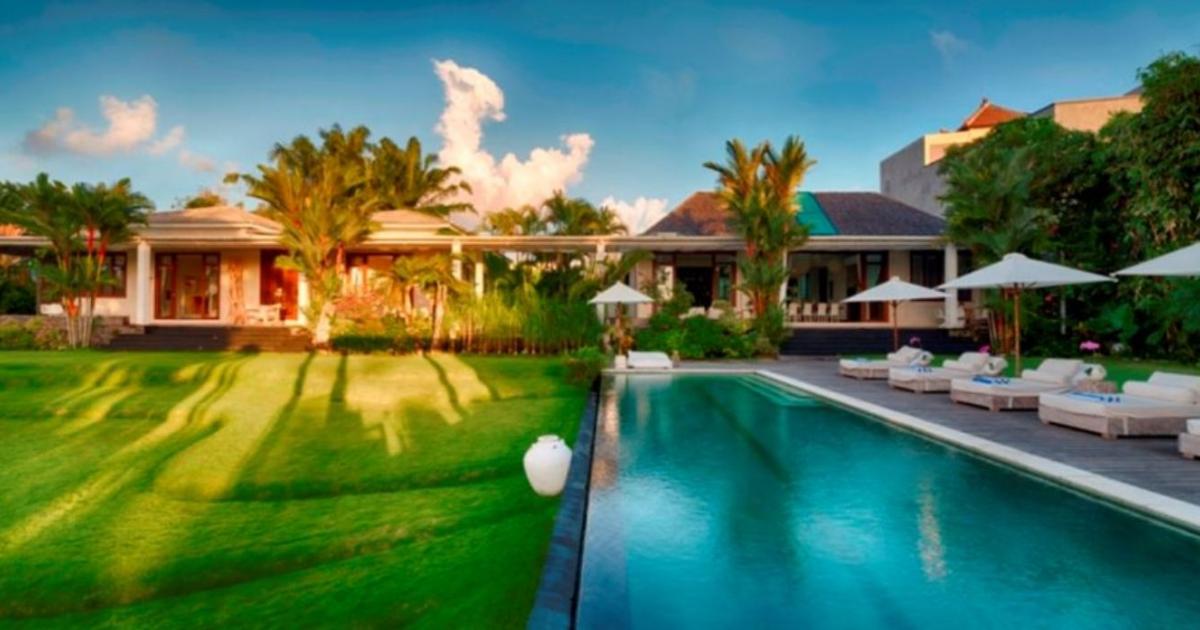 Garden at sunrise villa pure